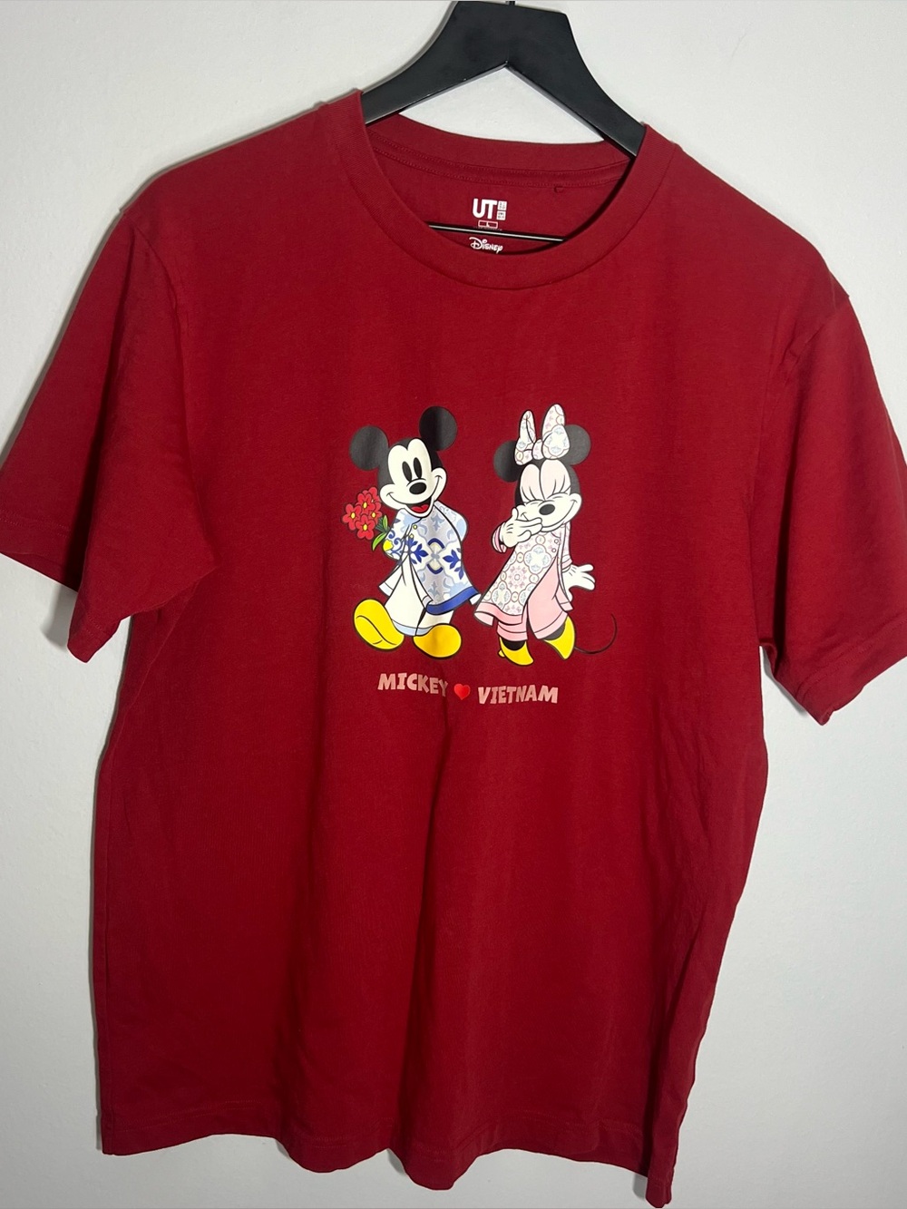 Disney Mickey Mouse x Uniqlo Vietnam T Shirt Mens Large Burgundy Minnie Mouse